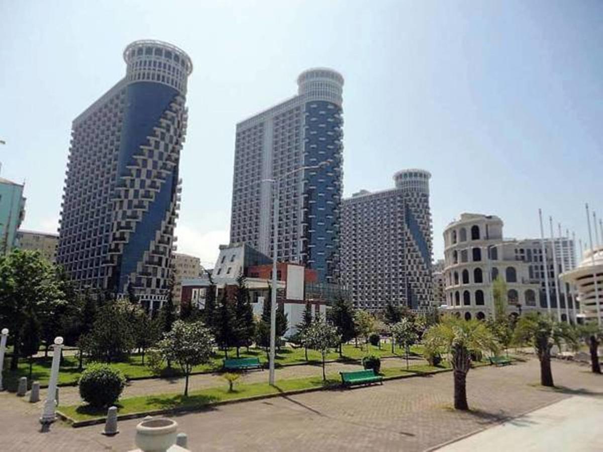 Apart Hotel In Black Sea Tower Batumi Eksteriør billede